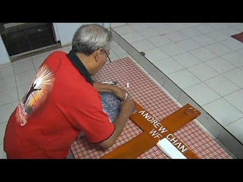 شاهد لحظات أخيرة قبل تنفيذ الإعدام على متهمين أجانب