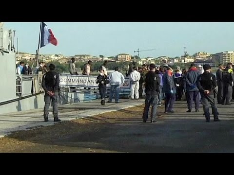 شاهد انقاذ آلاف المهاجرين غيرالشرعيين في يوم واحد