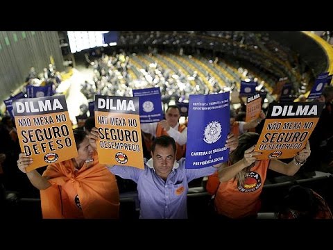 فيديو برازيليون يحتجون على فيلم دعائي عن روسيف