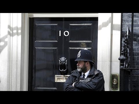 شاهد كاميرون وميليباند يبذلان مساعٍ أخيرة للفوز