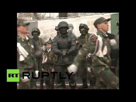 شاهد نصب تذكاري للجنود اللطفاء المشاركين في عملية القرم