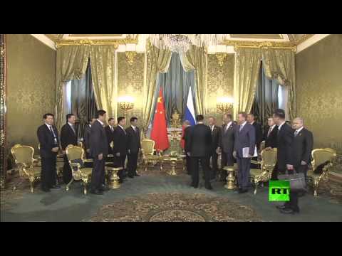 شاهد لحظة لقاء الرئيس بوتين ونظيره الصيني في موسكو