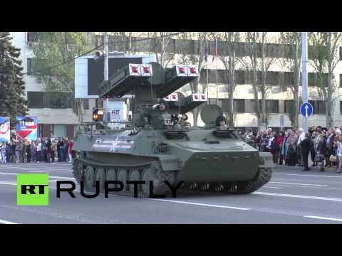 بالفيديو دونيتسك تستأنف التحضيرات لاحتفالات عيد النصر