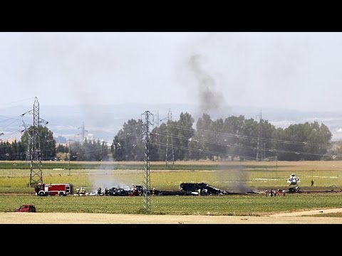 شاهد تواصل التحقيقات في أسباب تحطم طائرة عسكرية