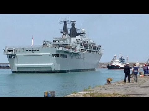 بالفيديو البحرية البريطانية تنقذ مئات المهاجرين غير القانونيين