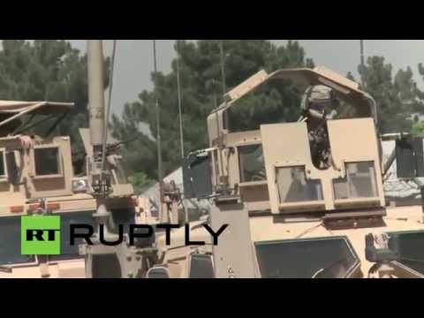 شاهد قتلى إثر تفجير سيارة مفخخة في أفغانستان