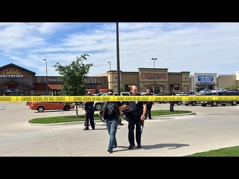 فيديو قتلى وجرحى خلال تبادل إطلاق النار في تكساس