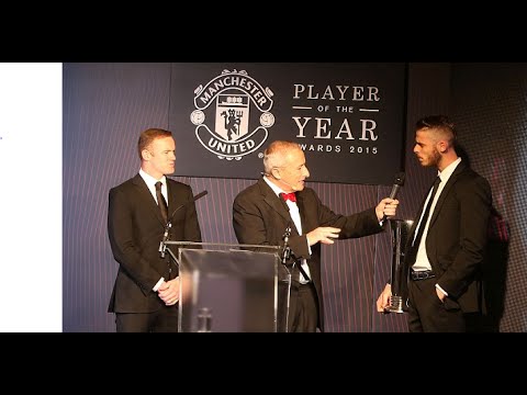 شاهد لحظة تتويج دافيد دي خيا بجائزة أفضل لاعب