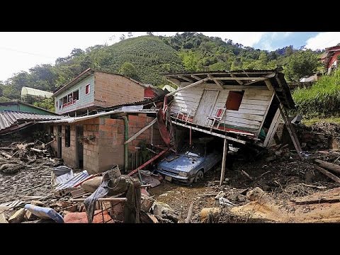 شاهد تعويضات للأسر المنكوبة بقيمة 7 آلاف دولار