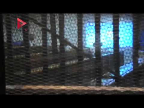 شاهد المتهمون بـ التخابر يرفعون علامة رابعة