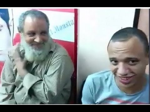 شاهد الشابان المعتديان على الشيخ المسن يعلقان على الواقعة