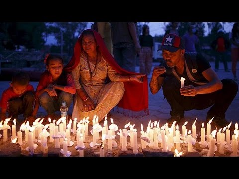 شاهد حكومة نيبال تنتظر المساعدات لإطلاق عملية إعادة الاعمار