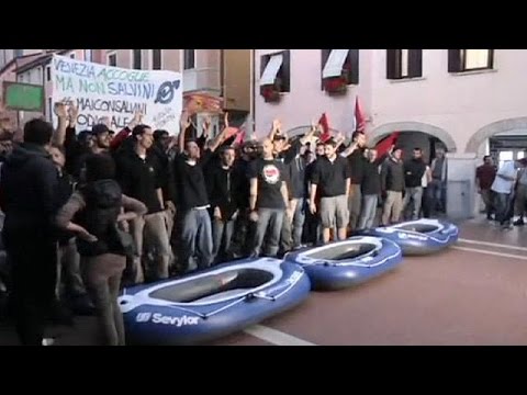 شاهد تظاهرة مناهضة لحزب رابطة الشمال في ميستري