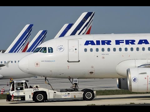 شاهد طائرة فرنسية تلقت تهديدًا تهبط بسلام في نيويورك