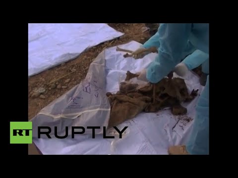 شاهد العثور على مقابر جماعية في تكريت شمال بغداد