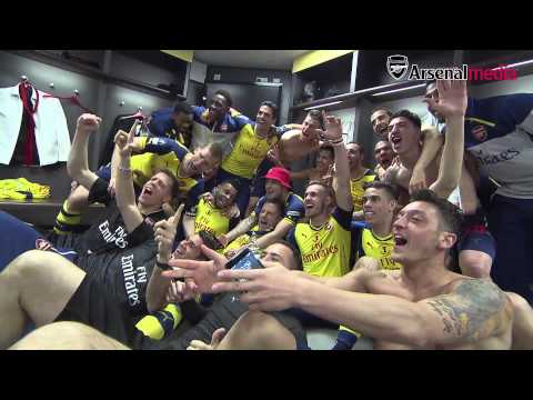 شاهد احتفالات أرسنال داخل غرف خلع الملابس