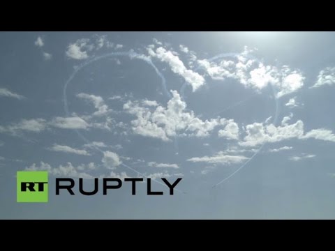 شاهد طيارو الطائرات التدريبية والقتالية يدهشون الجمهور