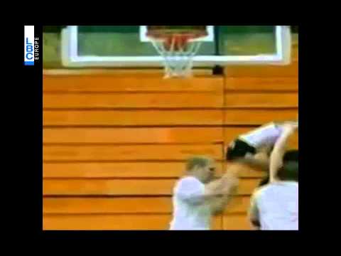 شاهد فتاة تقفز داخل باسكت كرة السلة بطريقة مذهلة