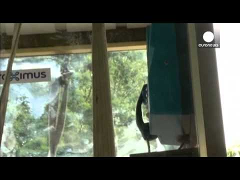 بالفيديو بلجيكا تودع آخر كشك للهواتف العمومية