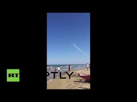 فيديو تصادم جوي مروع يسفر عن مقتل طيار إيطالي