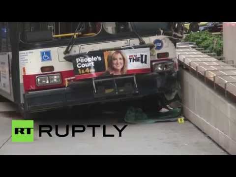 شاهد مقتل امرأة وإصابة 8 أشخاص جراء حادث سير