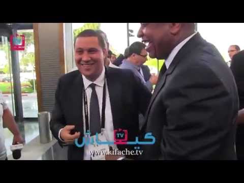 بالفيديو الناصري يعانق بودريقة ويطلب منه التقاط صورة