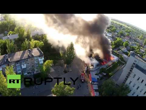 شاهد القوات الأوكرانية تقصف المساكن في دونيتسك