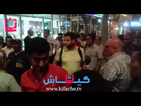 شاهد مسافر محتج على تأخر وصل القطار عن موعده