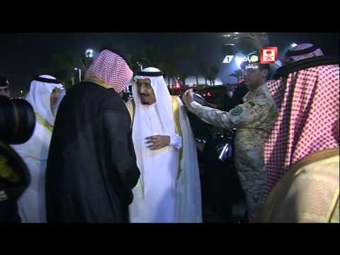 فيديو الملك سلمان يُمازح الرئيس العام لرعاية الشباب