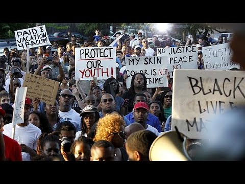 بالفيديو شرطي أميركي يستقيل بعد واقعة الاعتداء على فتاة سوداء