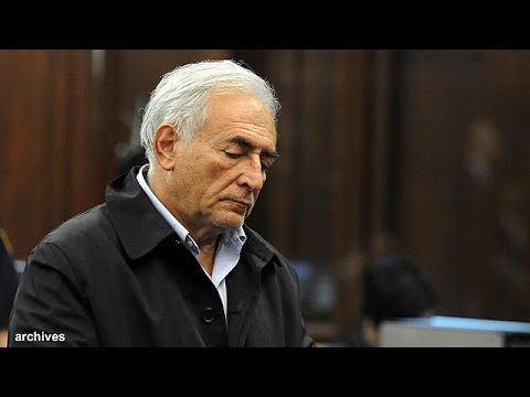 بالفيديو دومينيك ستروس كان يترقب حكم القضاء الفرنسي في الكارلتون