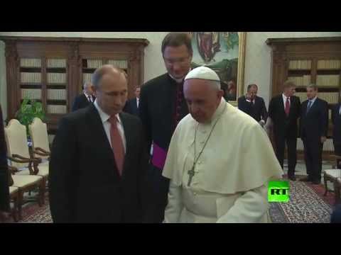 «بوتين» يهدي بابا الفاتيكان لوحة مرسوم عليها «كاتدرائية المسيح»