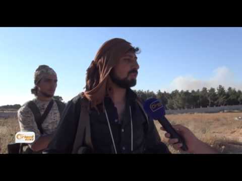 شاهد مسلحون يتصدون لمقاتلي داعش في حلب