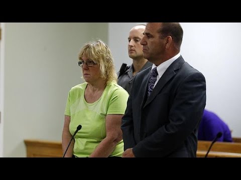 شاهد توقيف موظفة سهلت فرار مجرمين من سجن دانيمورا