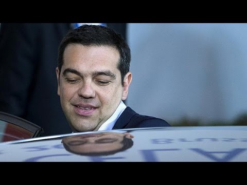 بالفيديو وزير خارجية العراق السابق طارق عزيز يدفن في محافظة مادبا