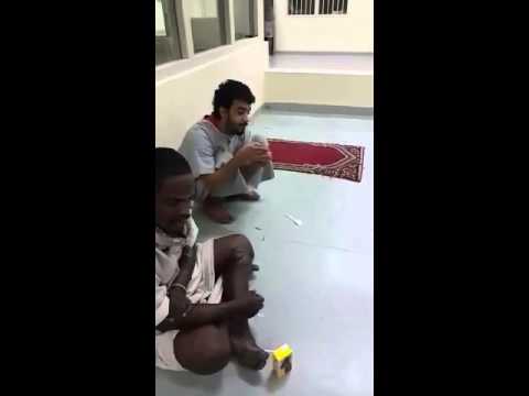 نزلاء يتعاطون المخدرات داخل السجون السعودية