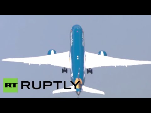 شاهد طيران مذهل لبوينغ 7879 في معرض باريس