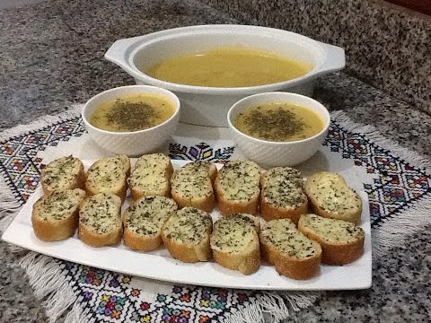 شاهد حساء اليقطين اللذيذ بخبز الجبن والزعتر