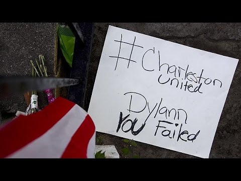 شاهد الآلاف يُكرّمون ضحايا مجزرة تشارلستون العنصرية