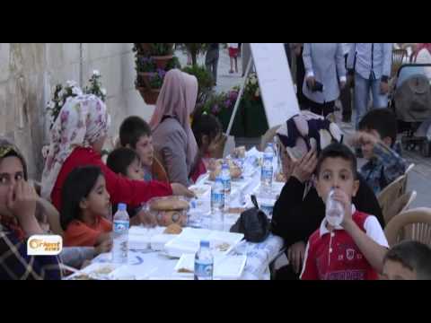بالفيديو حفل إفطار يجمع السوريين والأتراك