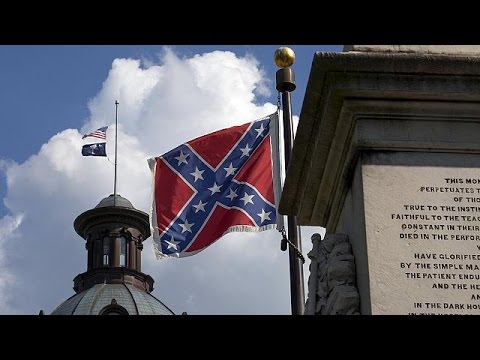 بالفيديو علم الكنفدرالية يزال في كارولينا الجنوبية