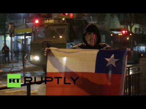 فيديو احتفالات جماهير تشيلي تتحول إلى أعمال عنف