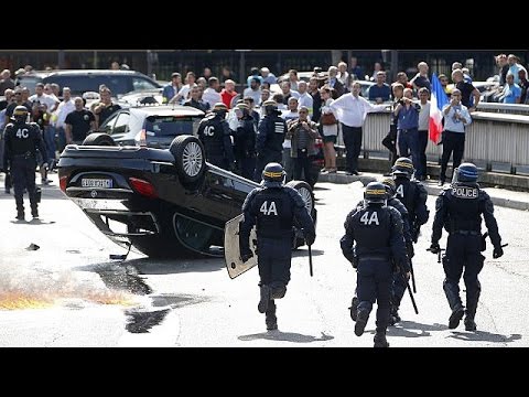 غضب السائقين في فرنسا ضد تطبيق اوبير