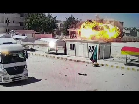 استمرار المعارك وداعش تعدم 23 شخصاً