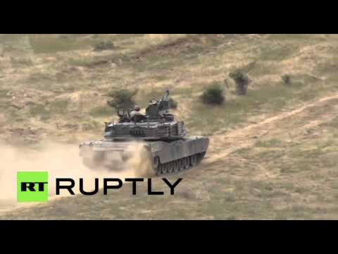 شاهد الرئيس البلغاري يتفقد سير التدريبات المشتركة