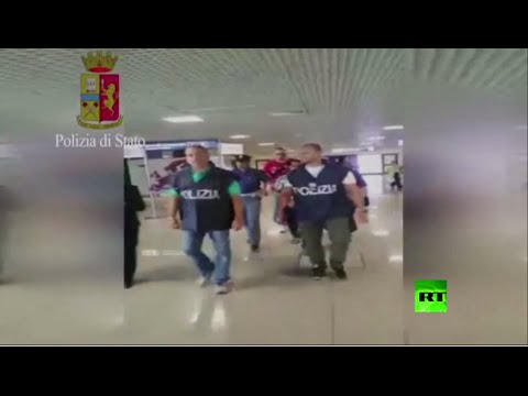 بالفيديو الأمن يوقف باكستانيًا في مطار روما بتهمة التطرف