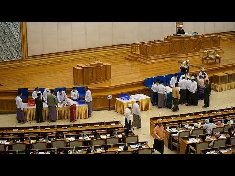 شاهد برلمان ميانمار يرفض مشروع قانون لتقليص دور الجيش