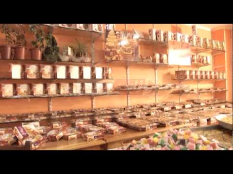 شاهد الحلويات السورية تستقطب الأسر الوهرانية