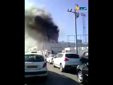 شاهد لحظة احتراق الشاشة العملاقة لملعب بولوغين