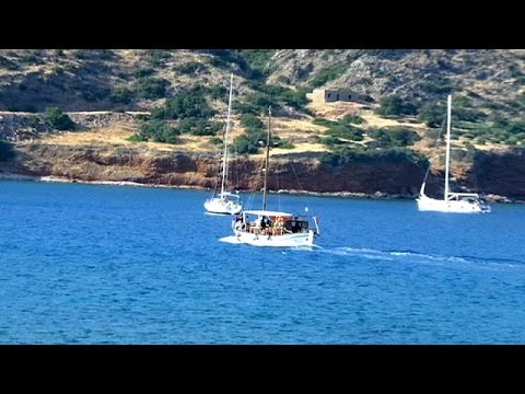 شاهد القوات الإسرائيلية تعترض أسطول الحرية ثلاثة